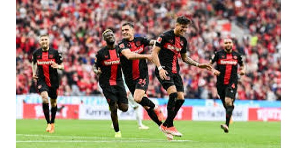 Bayer 04 Leverkusen besiegte den FC St. Pauli mit 2-1